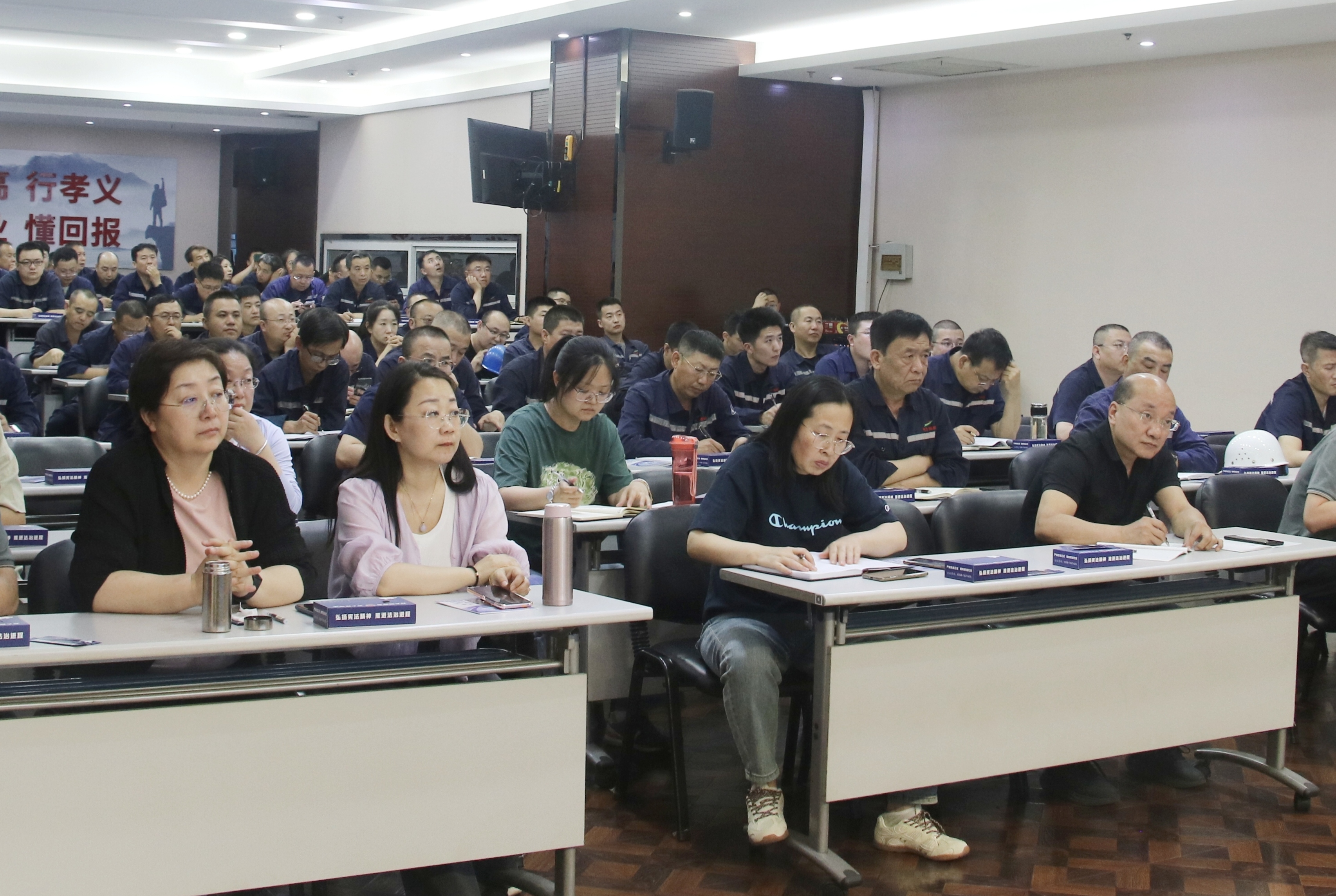 a5e296c4a2f6fc2910e63df9fea30a4.jpg a5e296c4a2f6fc2910e63df9fea30a4.jpg